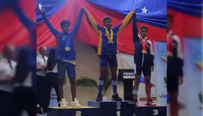 Jefferson Colina: Triunfo Dorado en el Campeonato Nacional de Pesas Sub 15