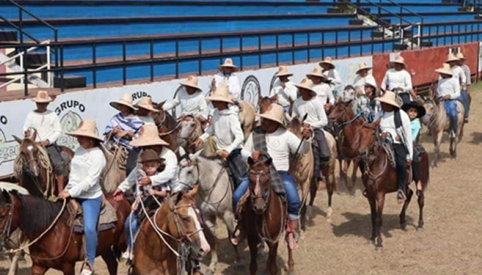 Cabalgata en Guasdualito