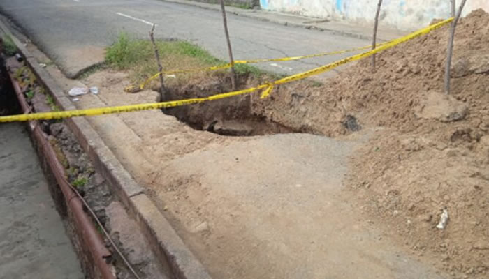 Reiterados Problemas en Tubería de Agua Dejan Calles Intransitables en San Juan de los Morros