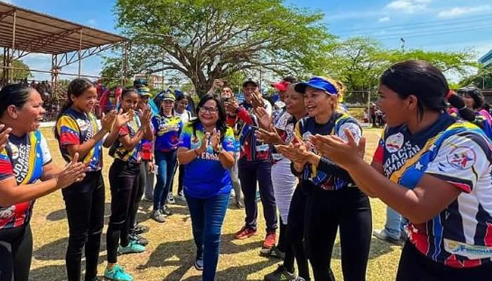 Se Realizó el Super 6 de Kickinball Femenino en el Complejo Deportivo "Radiofónica"