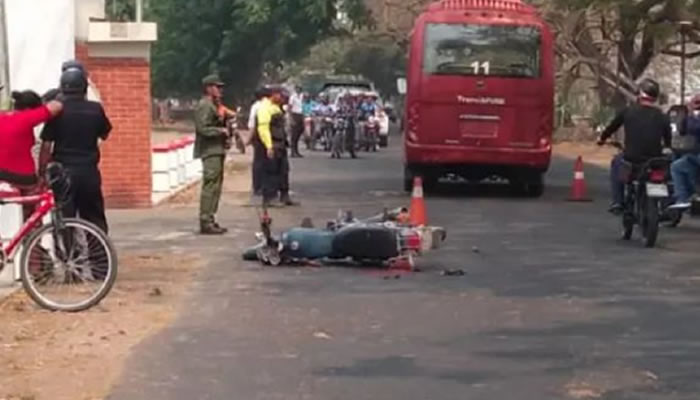 Bomberos del Estado Apure Brindan Asistencia Prehospitalaria en Accidente de Moto