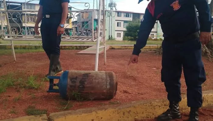El equipo de Bomberos de Apure atiende emergencia de fuga de gas en San Fernando