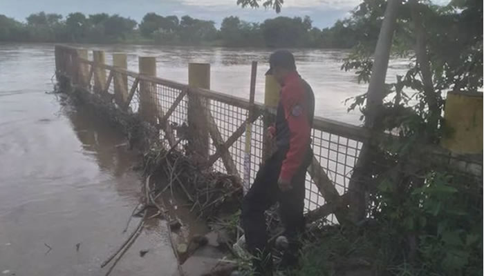 Equipo Bomberil Continúa Inspección en los Niveles del Río Sarare en Guasdualito