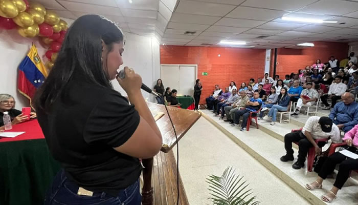 Más de 30 trabajadores del INCES reciben ascensos y titularidades en reconocimiento a su labor
