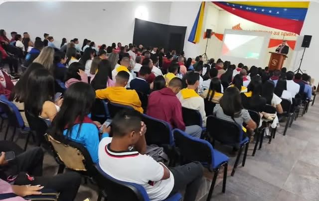 Con clases magistrales y reconocimientos, estudiantes del VPDR de la Unellez cierran un ciclo académico exitoso
