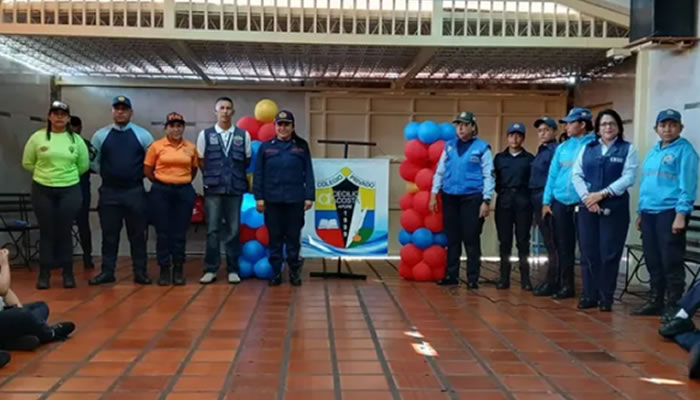 Bomberos de Apure Realizan Encuentro Formativo sobre los Peligros de los "Retos Virales"