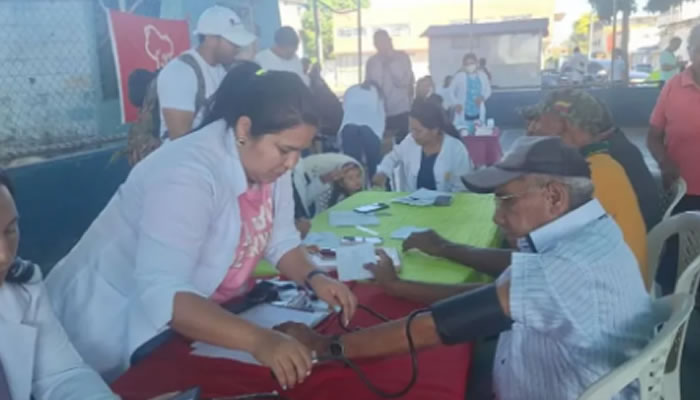 Compromiso con la salud y el bienestar de los adultos mayores