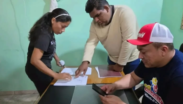 Comunas de Mantecal firman convenio para ejecutar proyectos ganadores de la Consulta Popular Nacional
