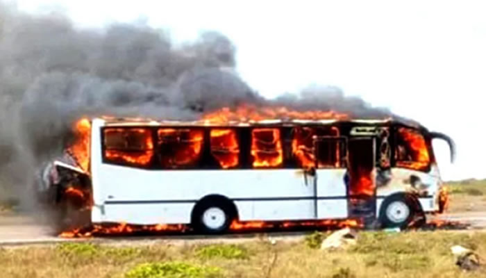 Incendio devoró buseta que iba de Coro a Punto Fijo
