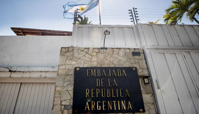 Cruz Roja Venezolana atendió a asilados opositores en embajada argentina