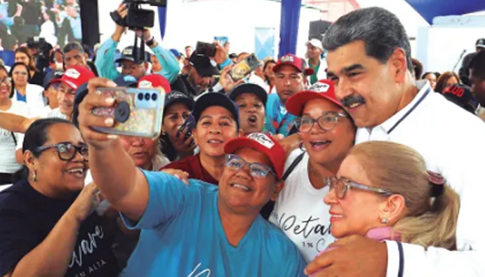 Gobierno inaugura obras sociales en Petare en vísperas electorales