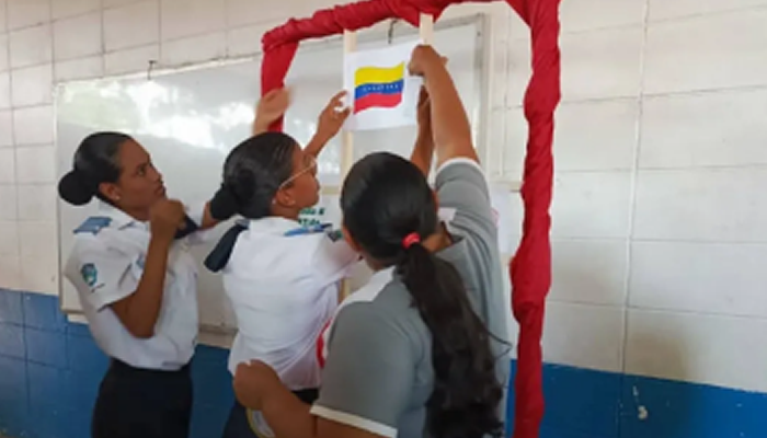 UNES Apure Realiza Taller Colectivo para Crear Mural de Valores Patrios con Material Reciclado