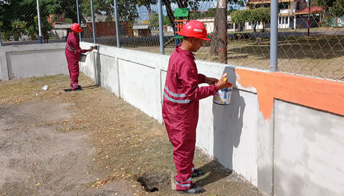 Avanzan trabajos de rehabilitación de la cancha de la Plaza Boyacá en Guasdualito, Apure