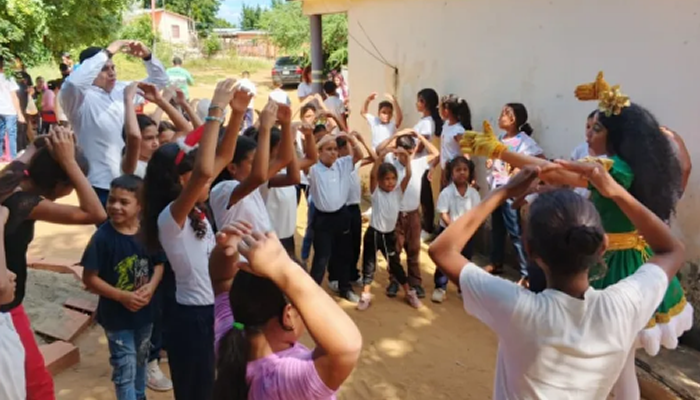 Legislador José Villarreal Lleva Alegría Navideña a Niños de Cabimas