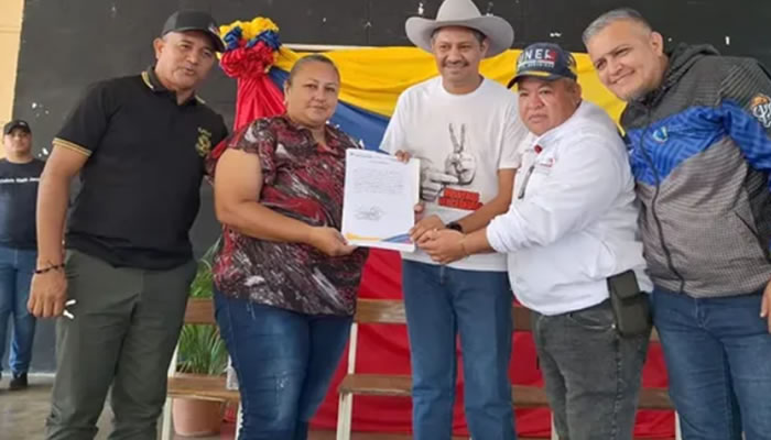 Gobernación de Apure supera las 2.000 mesas-sillas entregadas y anuncia dos nuevas fábricas de mobiliario escolar