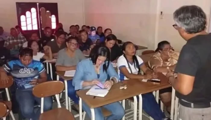 Académicos de Enfermería, Comunicación Social y Estudios Jurídicos Intercambian Perspectivas sobre Contexto Nacional