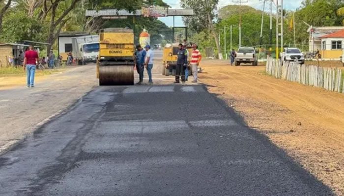 850 Toneladas de Asfalto y Más de 2,000 m³ de Rehabilitación Recuperan la Operatividad de la Vía