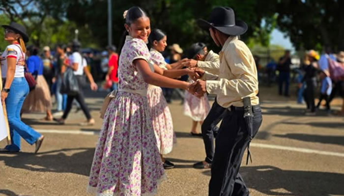 Más de 250 bailadores dan inicio a las Fiestas del Alma Llanera con el Gran Joropazo en San Fernando