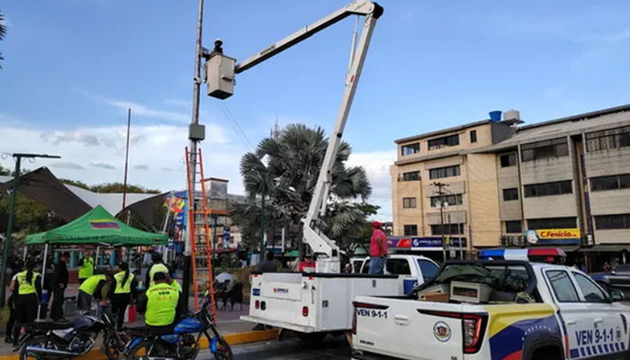 Instalan cámaras inteligentes del VEN 911 en puntos estratégicos de San Fernando para fortalecer la seguridad