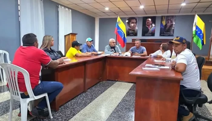 Alcalde Solórzano lidera reunión con concejales para avanzar en el plan "Una ciudad más limpia, más ordenada, más humana"