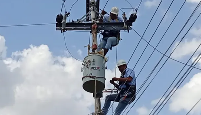 Instalación de transformador de 75 KVA beneficia a más de 300 familias en Puerto Miranda