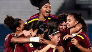 La Vinotinto sub-17 femenina derrota 2-0 a Uruguay y mantiene vivas sus esperanzas de clasificar al Mundial