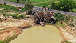 Gobernador Wilmer Rodríguez supervisa construcción de puentes y rehabilitación de alcantarillas en vía El Yagual-Guachara