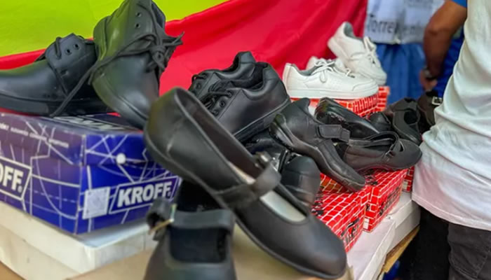 El gobierno regional de Apure entregó 23.831 pares de zapatos y 5.578 kits escolares