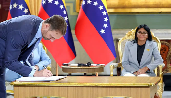 Venezuela y Shell firman para Fase I de desarrollo y explotación del campo gasífero Loran