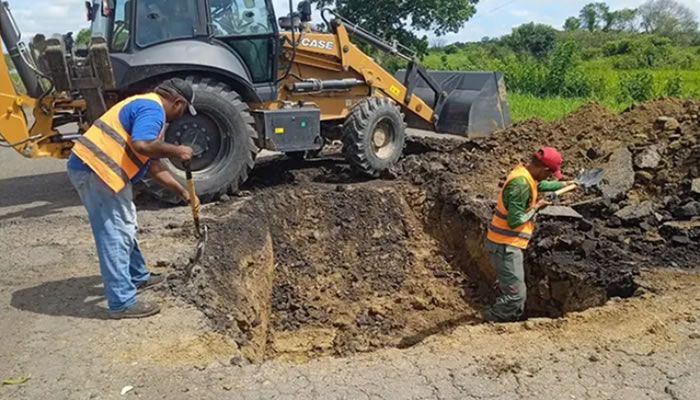 Gobernación De Apure Inició Saneamiento De Bombas Viales En La Troncal 19 Con Material Granular