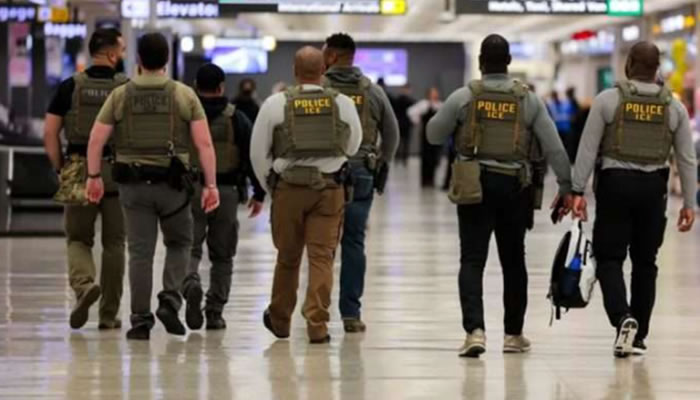 ICE Implementa Redadas Encubiertas En Aeropuertos De EE.UU. Para Deportar Extranjeros