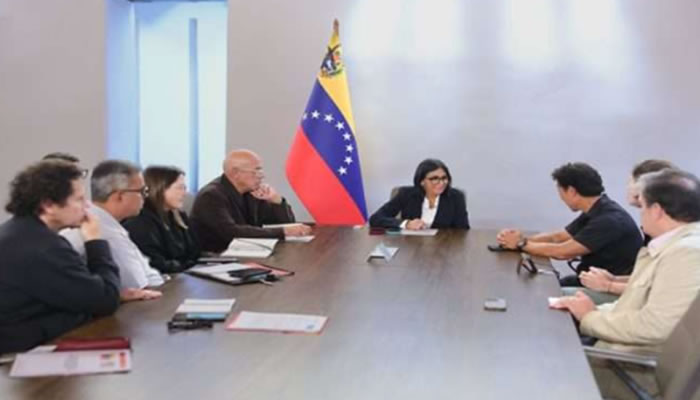 Presidenta (E) Delcy Rodríguez Evalúa Planes De Desarrollo Urbano Sostenible Con Experto Internacional