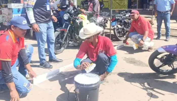 Alcaldía De Biruaca Demarcó Parada Principal En Sentido Hacia Achaguas