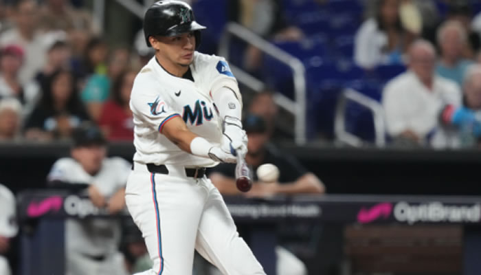 Javier Sanoja inscribe su nombre entre las leyendas del béisbol venezolano con histórica actuación en Grandes Ligas