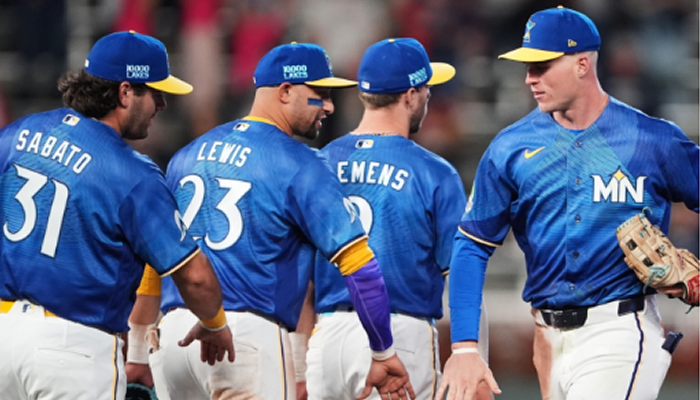 Luke Keaschall y Kody Clemens lideraron paliza de Minnesota a Texas