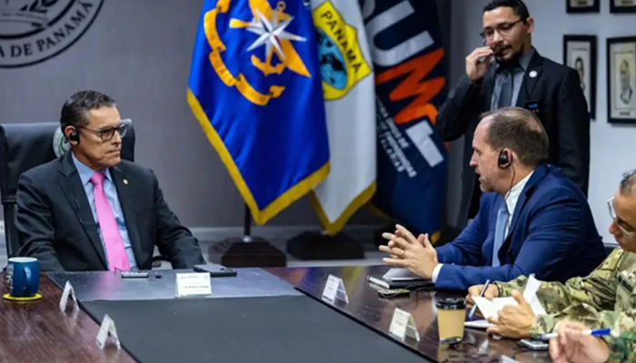 EEUU confirma visita relámpago del jefe de Inteligencia del Pentágono a Caracas