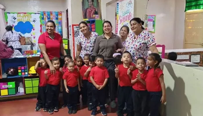 Cuentacuentos lleva las gestas independentistas a los niños del Preescolar Ezequiel Zamora
