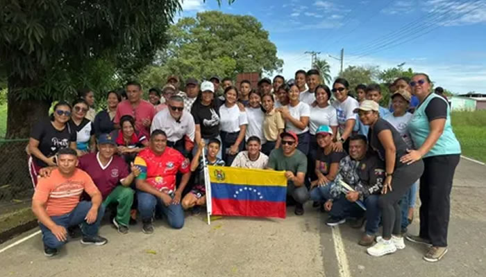 Liceo Bolivariano "Freddy Arnaldo Parra" recibe materiales para su segunda etapa