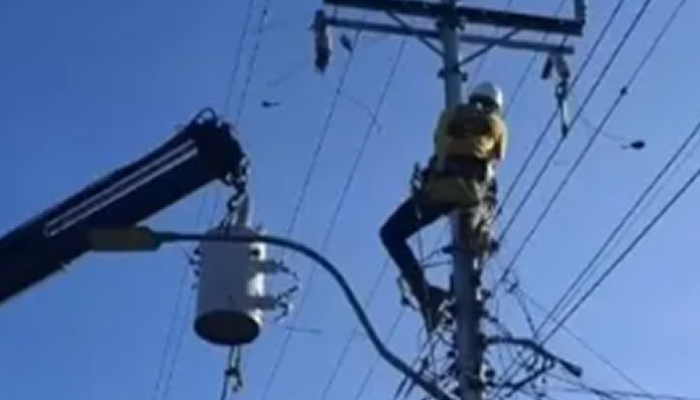 Corpoelec restituyó el servicio eléctrico en Cotayo 60 tras instalar nuevo transformador